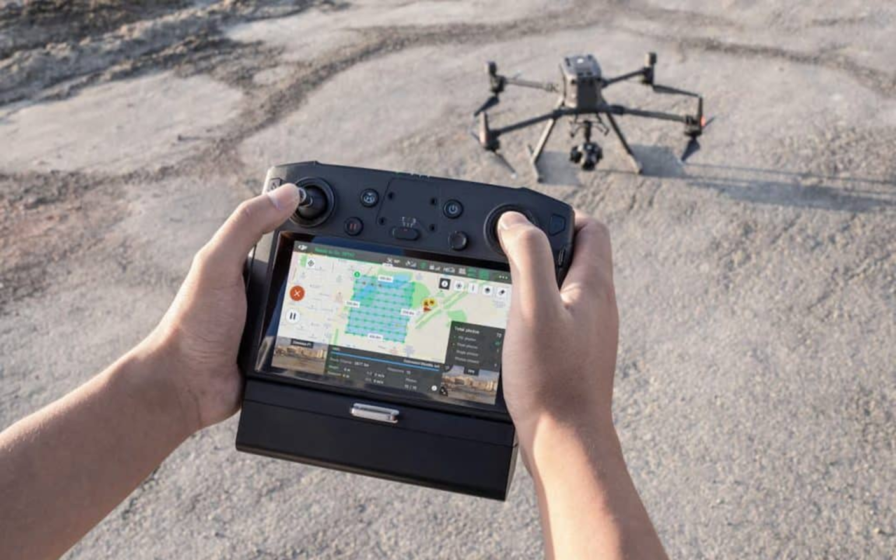 https://drones-ingenierie.com/app/uploads/2022/08/Le-drone-utilisé-lors-dune-modélisation-3D-1280x800.png